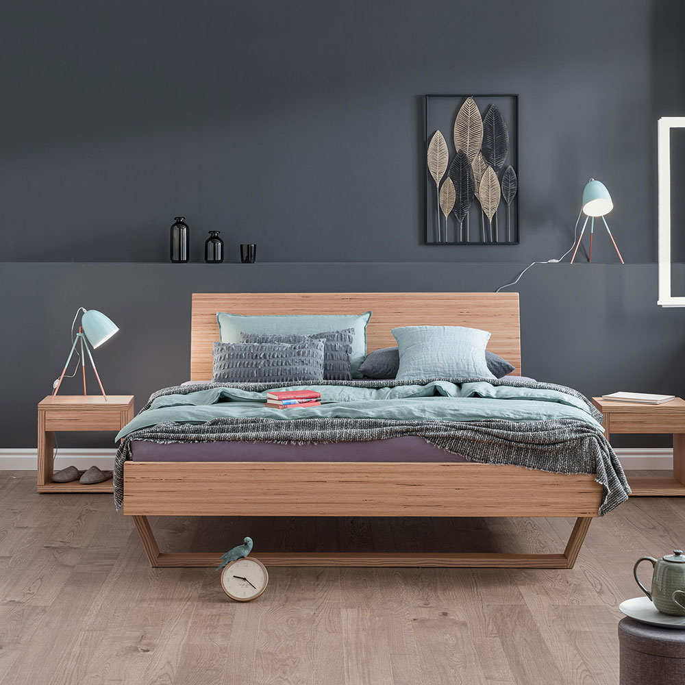 Udana (with headboard)